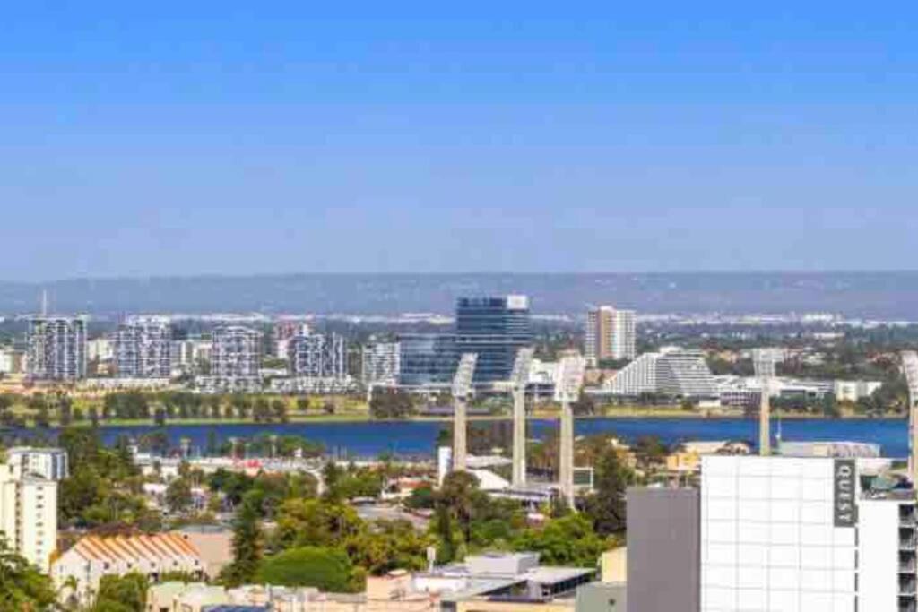In The City Perth 1B1B Pool And Nice View 外观 照片
