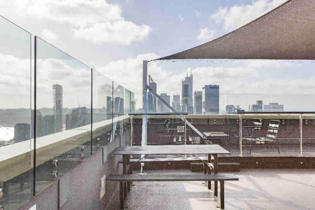 In The City Perth 1B1B Pool And Nice View 外观 照片